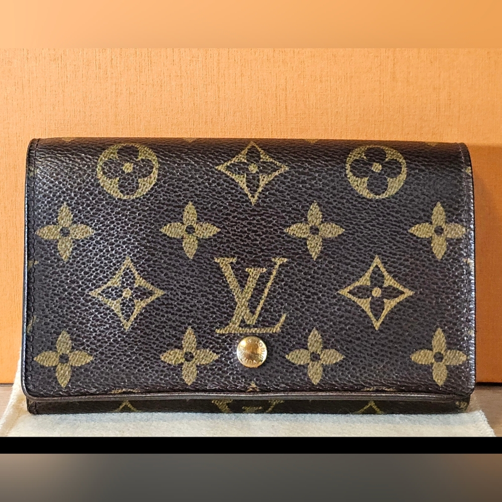Authentic LOUIS VUITTON Monogram Porte Monnaie Billets Tresor Bifold Wallet